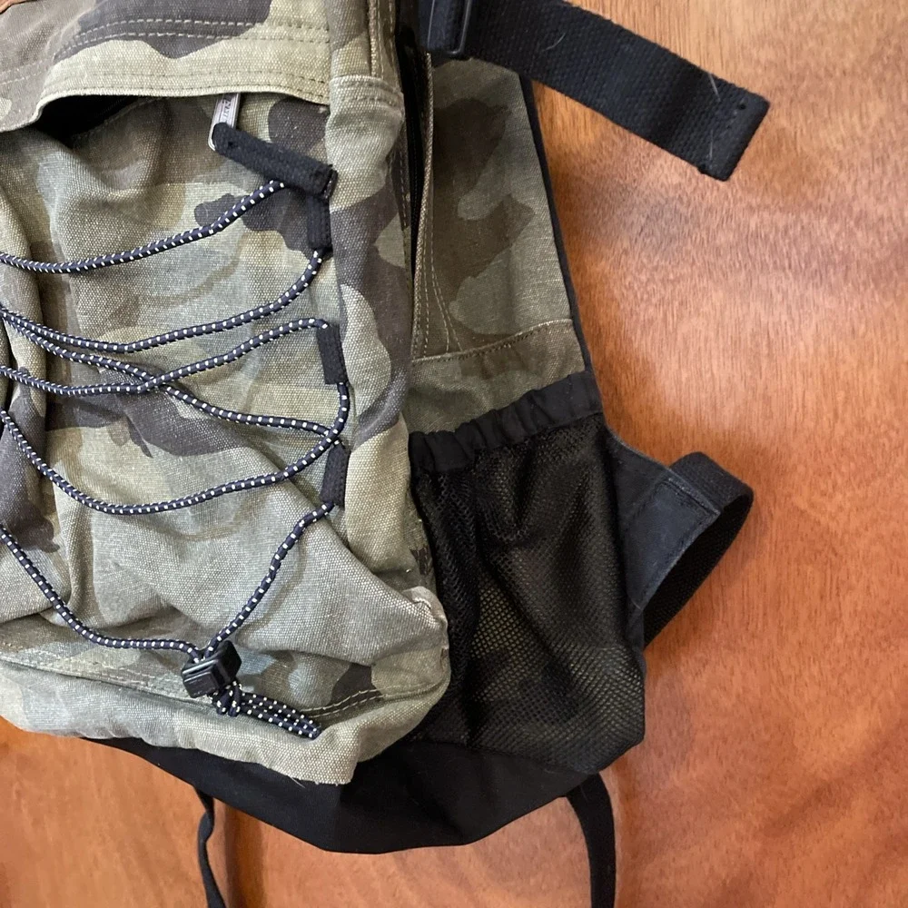 American Eagle Green Black  Camo Canvas Backpack Cinch Up back Multi Pockets